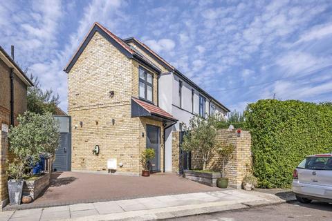 3 bedroom semi-detached house for sale, Riverside, London NW4