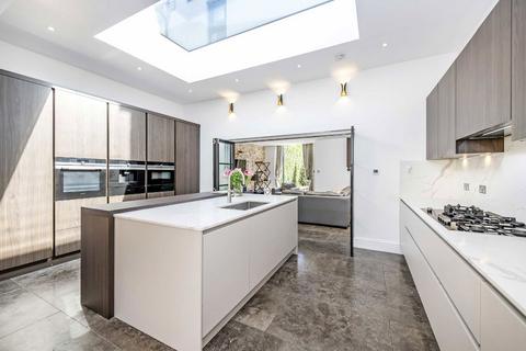 3 bedroom semi-detached house for sale, Riverside, London NW4