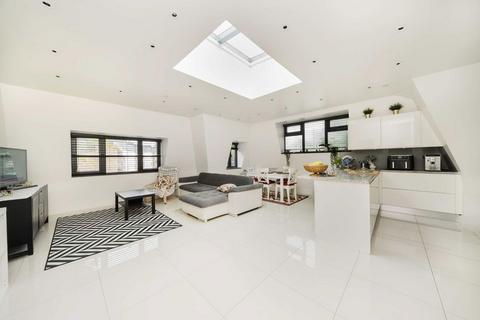 2 bedroom flat for sale, Ashley Lane, London NW4