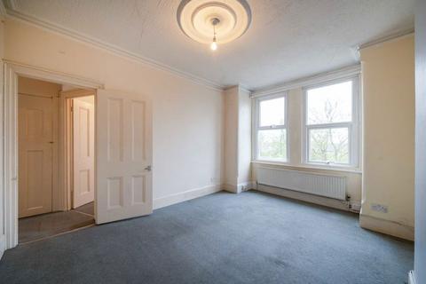 2 bedroom maisonette for sale, Algernon Road, London NW4