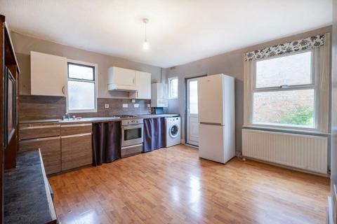 2 bedroom maisonette for sale, Algernon Road, London NW4