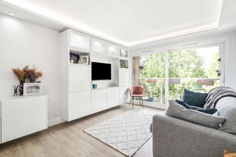 2 bedroom flat for sale, Holders Hill Road, London NW4