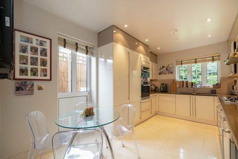 5 bedroom detached house for sale, Garrick Way, London NW4