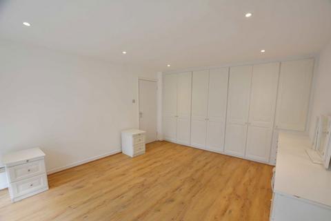 1 bedroom flat to rent, High Mount, Hendon NW4