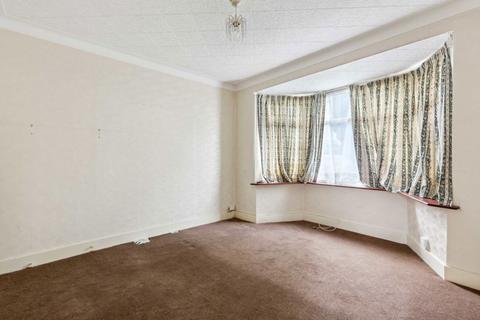 3 bedroom terraced house for sale, The Ridgeway, London NW9