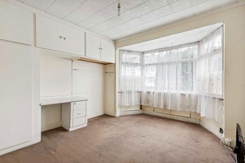 65 The Ridgeway, London, NW9 0UH