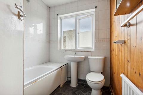 65 The Ridgeway, London, NW9 0UH