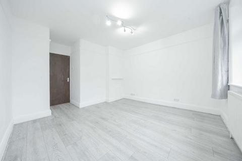 2 bedroom flat for sale, St. Georges Road, London NW11