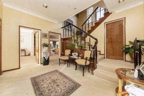 6 bedroom house for sale, Winnington Close, London N2