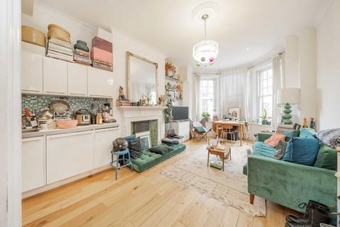 2 bedroom flat for sale, Milton Road, London N6