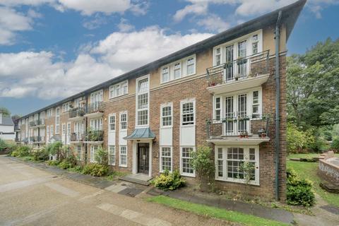 2 bedroom flat for sale, Stanhope Road, London N6