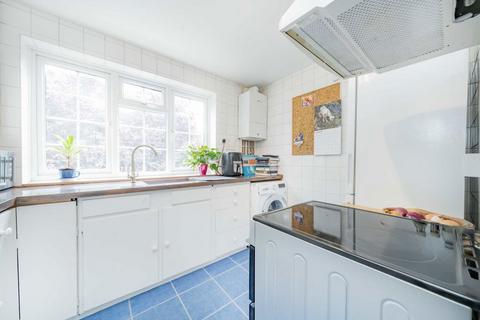 2 bedroom flat for sale, Stanhope Road, London N6