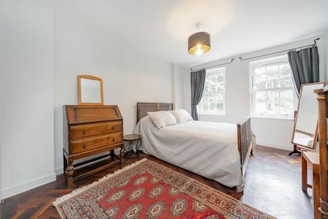 2 bedroom flat for sale, Stanhope Road, London N6