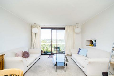 2 bedroom flat for sale, Shepherds Hill, London N6