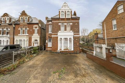 1 bedroom flat for sale, Great North Road, London N6