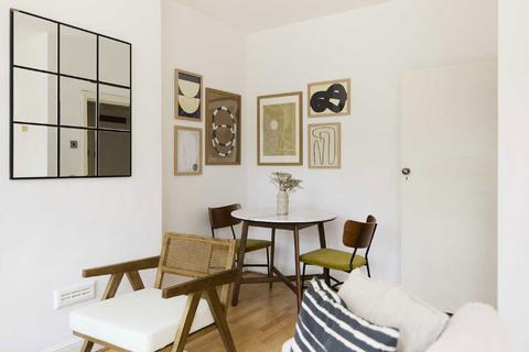 34a Aylmer Parade, London, N2 0PH