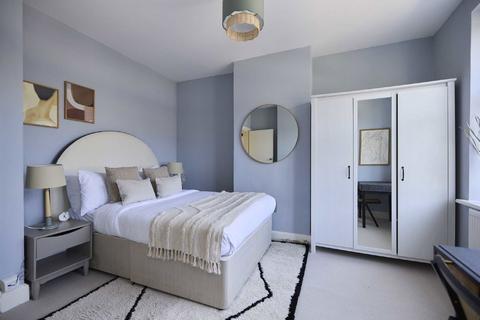 34a Aylmer Parade, London, N2 0PH