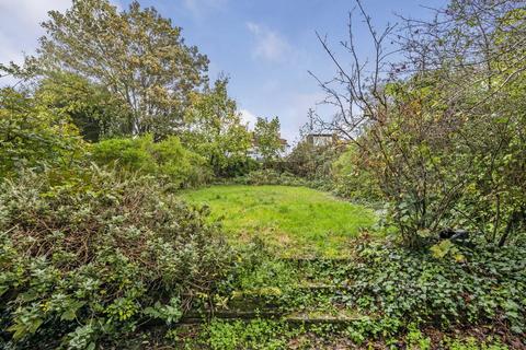 undefined, Brim Hill, London N2