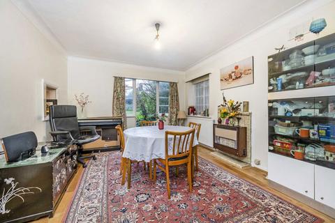 undefined, Brim Hill, London N2