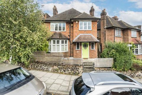 4 bedroom terraced house to rent, Fitzwarren Gardens, London N19