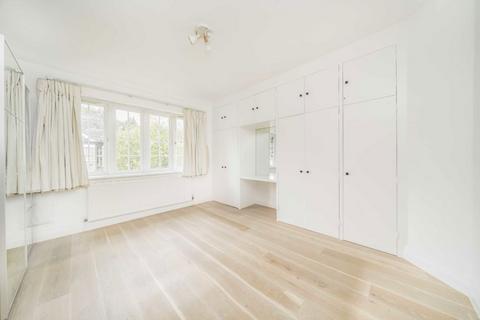 4 bedroom terraced house to rent, Fitzwarren Gardens, London N19