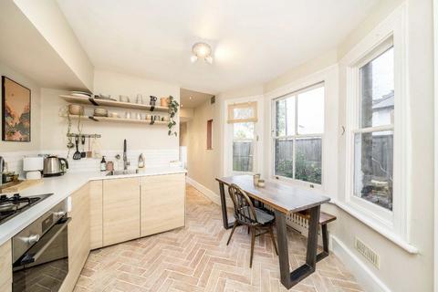 2 bedroom flat for sale, Wyleu Street, London SE23