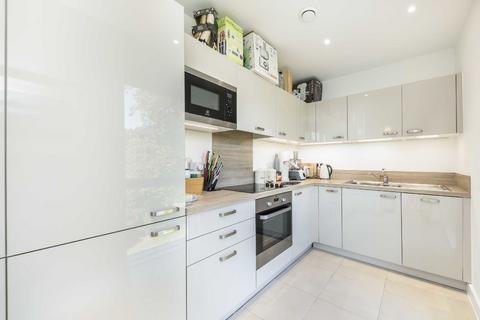 1 bedroom flat for sale, Adenmore Road, London SE6