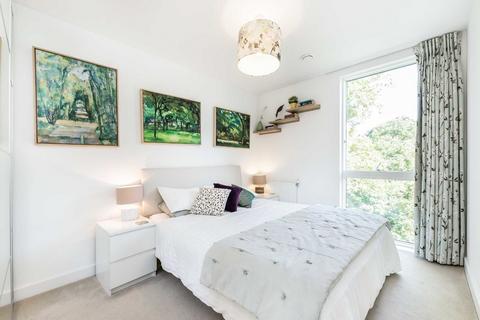 1 bedroom flat for sale, Adenmore Road, London SE6