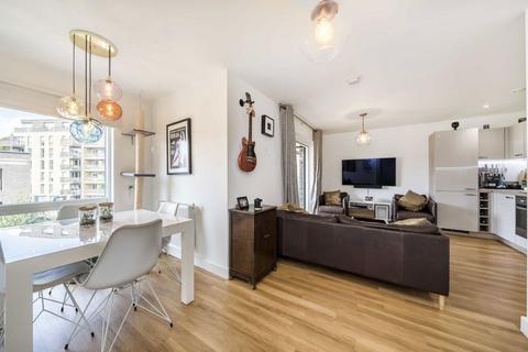 2 bedroom flat for sale, Adenmore Road, London SE6