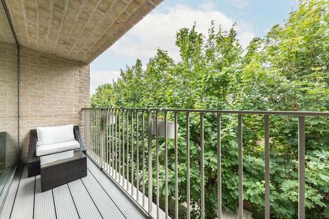 2 bedroom flat for sale, Wastdale Road, London SE23