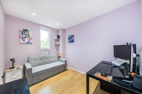 2 bedroom flat for sale, Wastdale Road, London SE23