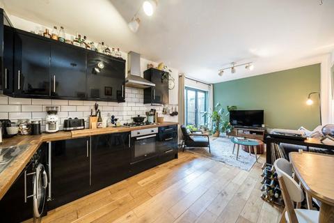 2 bedroom flat for sale, Brockley Road, London SE4