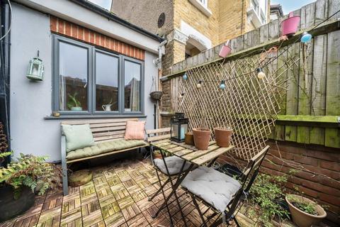 2 bedroom flat for sale, Brockley Road, London SE4