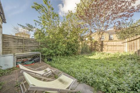 3 bedroom flat for sale, Rathfern Road, London SE6