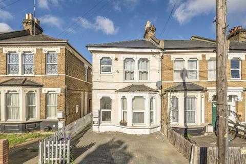 3 bedroom flat for sale, Rathfern Road, London SE6