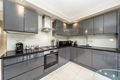 3 bedroom flat for sale, Clive Road, London SE21