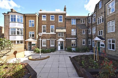 3 bedroom flat to rent, Honor Oak Road, London SE23