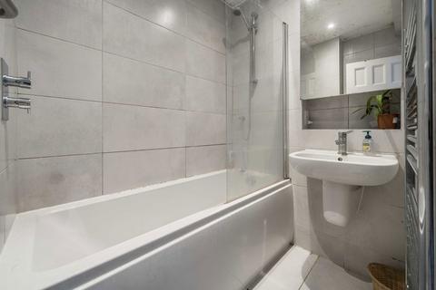 3 bedroom flat to rent, Honor Oak Road, London SE23