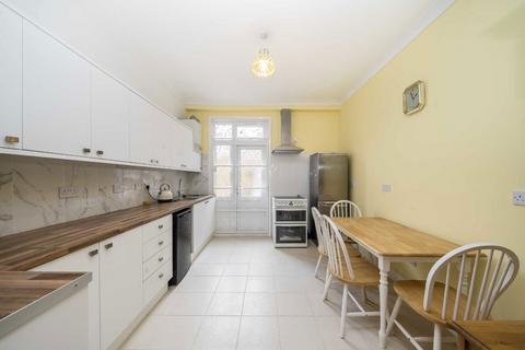 2 bedroom flat for sale, Perry Hill, London SE6