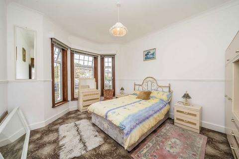 2 bedroom flat for sale, Perry Hill, London SE6