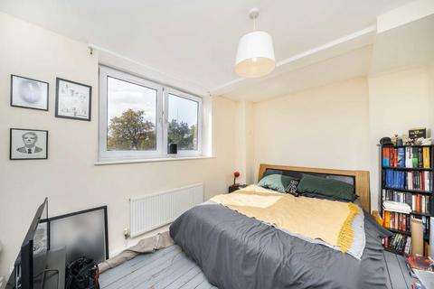 3 bedroom house to rent, Haseley End, London SE23