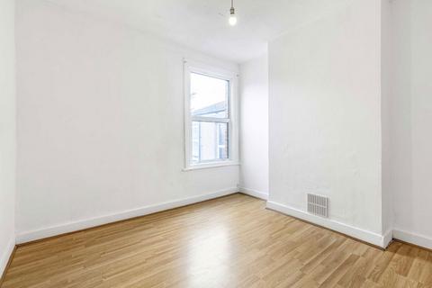 2 bedroom flat to rent, Burford Road, London SE6