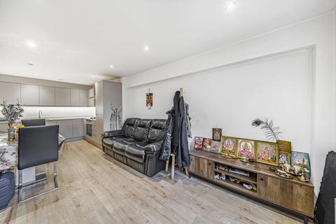 1 bedroom flat for sale, Buckingham house east, The Broadway, Stanmore HA7