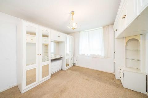 2 bedroom maisonette for sale, Benson Close, Hounslow TW3