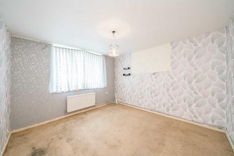 2 bedroom maisonette for sale, Benson Close, Hounslow TW3