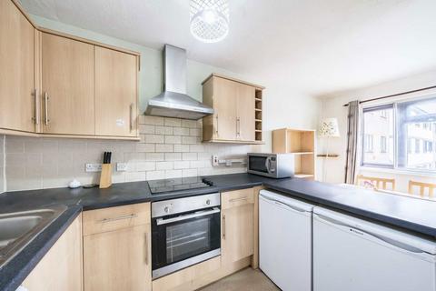 2 bedroom flat for sale, Marchside Close, Hounslow TW5