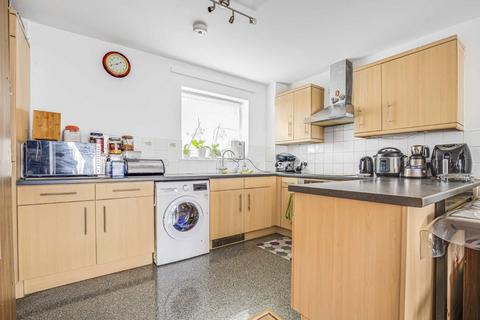 2 bedroom flat for sale, Prince Regent Road, Hounslow TW3