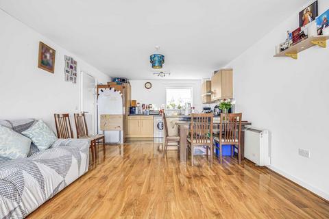 2 bedroom flat for sale, Prince Regent Road, Hounslow TW3