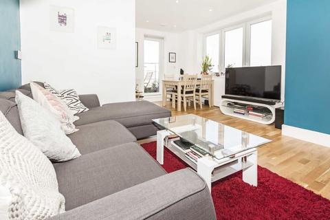 1 bedroom flat for sale, High Street, Hounslow TW3