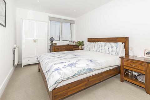 1 bedroom flat for sale, High Street, Hounslow TW3